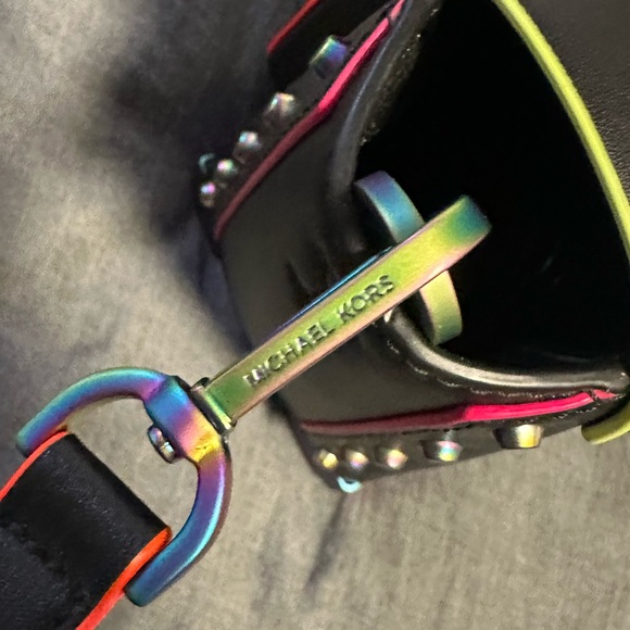 Manhattan Medium Contrast-Trim Leather Satchel 
By MICHAEL KORS - Picture 10 of 15